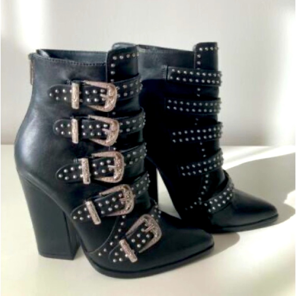 Steve Madden Studded Black Leather Ankle Buckle Boots Size 8 Preloved
